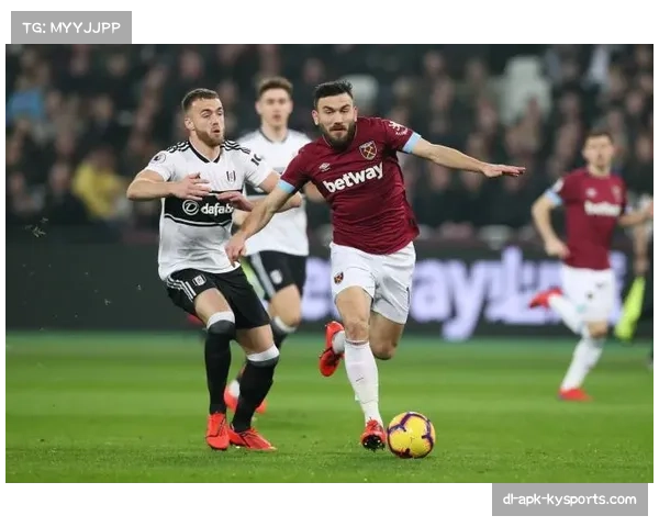 西汉姆联3比2险胜伯恩利 铁锤帮终结连败颓势